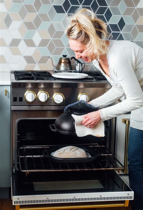 how to cook bread in a gas oven